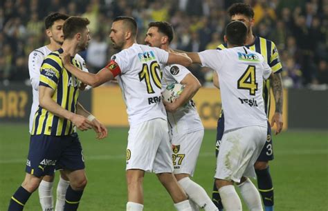 Graeme Bailey- ပရီးမီးယားလိဂ်ရဲ့တစ်ဝက်က Fenerbahçe ကြယ်ပွင့်နောက်ကို လိုက်သွားခဲ့တယ်။